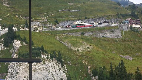 Wie eine Modelleisenbahn, Bergstation der Schinigenplattenbahn.