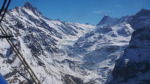 Schreckhorn und Finsterarhorn.