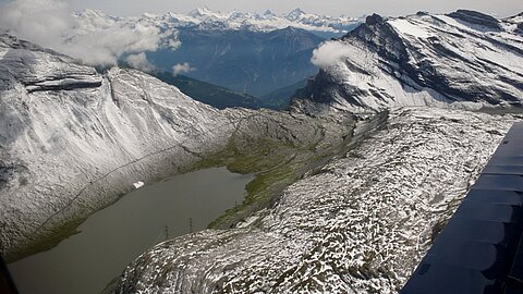 Der erste Schnee mitte August über dem Gemmipass.