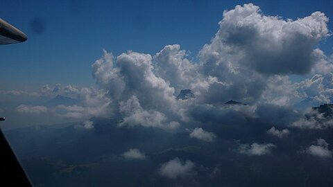 In den Wolken der Pilatus.