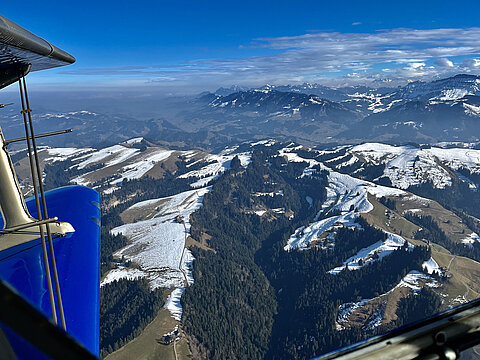 Über Trumschachen mit Blick in Richtung Pilatus