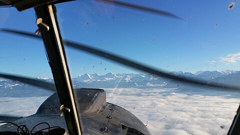 Vor uns die mächtiegen Berner Alpen.