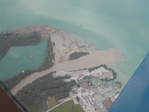 Ausfluss der Simme in den Thunersee.
