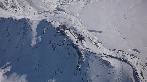 Unter uns der Gornergrat.