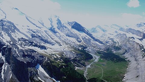 Blick in Richtung Gemmipass.