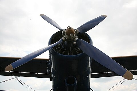 Der Motor der An-2 steht wieder still.