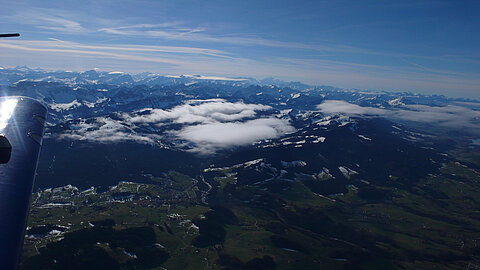 Wadtländeralpen, Bildmitte Mont Blanc.