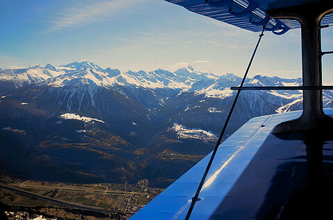 Unten Flugplatz Turtmann.