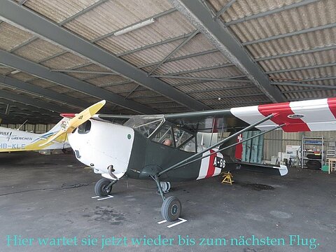 Wieder versorgt im Hangar und wartet auf neue Passagiere.