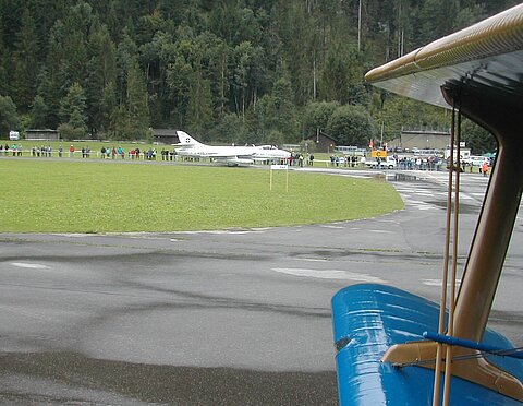 AN-2 rollt zum Start in St.Stephan.