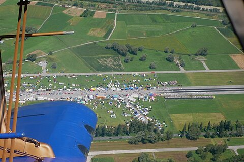 Auf einem Vereisflug wirde der Flugplatz Turtmann überflogen.
