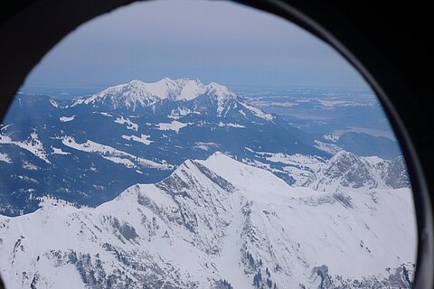 Im Vordergrund das Brienzerrothorn und dahinter der mächtige Pilatus.