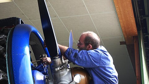 Die Arbeiten am Motor sind vielseitig.