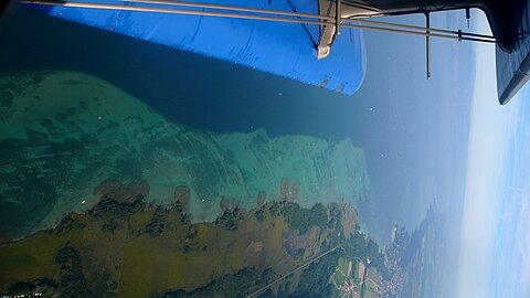 Seichtes Gewässer beim Neuenburgersee.
