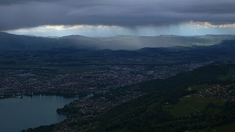 Schöne Stimmungsbilder über der Stadt Thun.