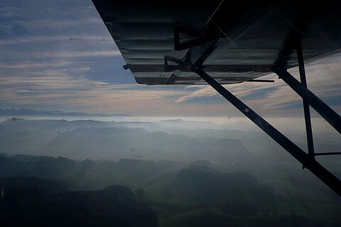 Im Gegenlicht geht es zurück nach Grenchen.