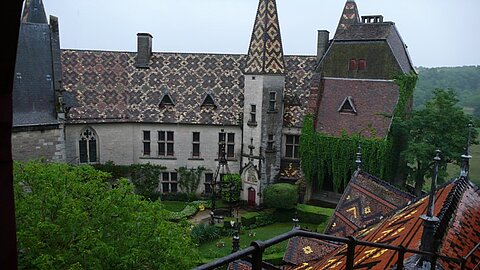Das Schloss La Rochepot.