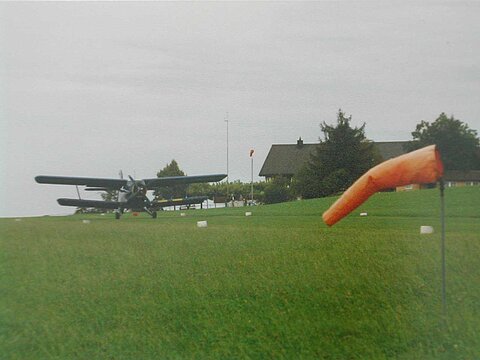 Auf nur 250 Meter kommt die An-2 zum Stehen.