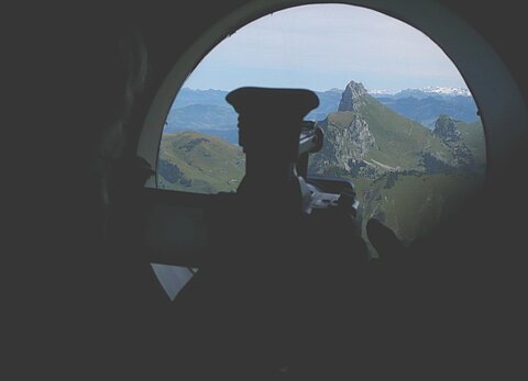 Videokamera auf das Stockhorn gerichtet.
