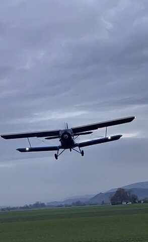 An-2 im Anflug auf Piste 06 in Grenchen.