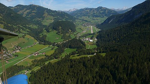 Ein Blick auf den Flugplatz Saanen.