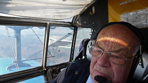 Co-Pilot Hansruedi und die An-2.