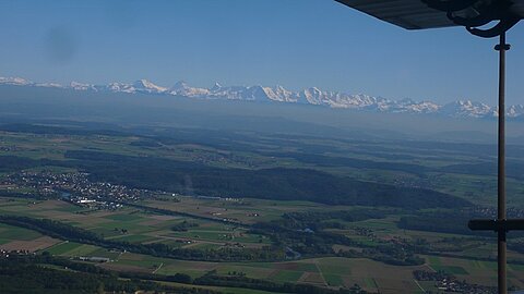 Wetterhorn, Schreckhorn, Finsterarhorn, Eiger, Mönch, Jungfrau und Blümlisalp.