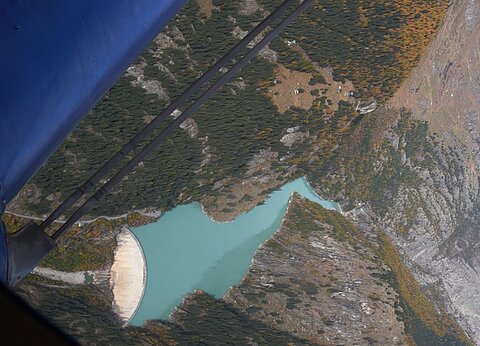 Stausee am Fusse des Aletschgletschers.