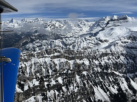 Einflug in das Kandertal.