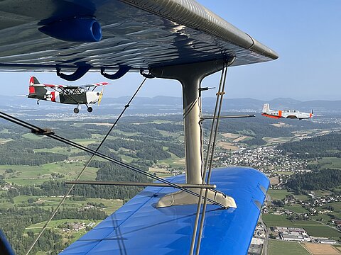 Stinson und P-3 in Formation.