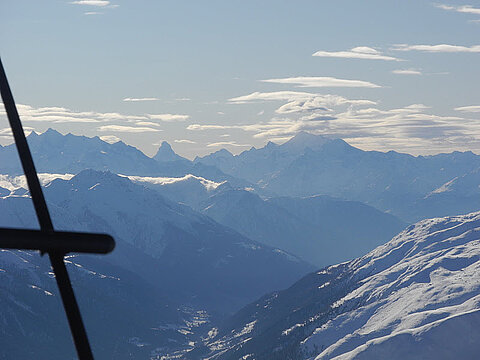 In der Ferne das Matterhorn.