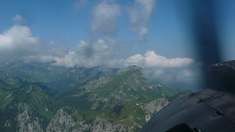 Im Anflug auf den Niesen.