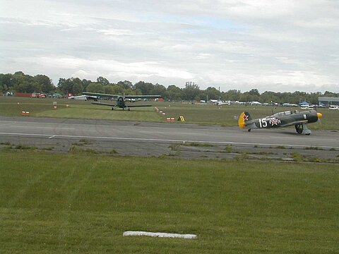 Russische Flugzeuge beim Start.