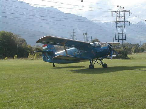 Auf dem Flugplatz in Bex.