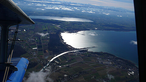 Im Gegenlicht Neuenburger- und Murtensee.