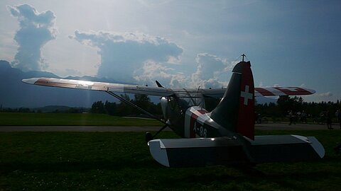 Der Stinson zurück in Thun.