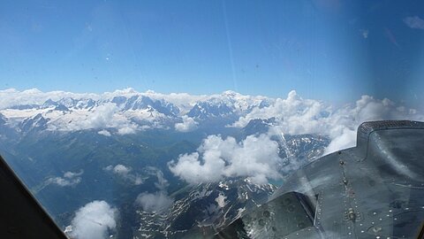 Vor uns die südlicher Walliseralpen.
