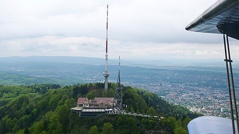 Vorbei am Uetliber geht es nach Grenchen.