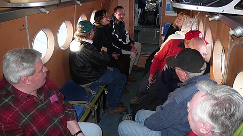 Unsere Reisergruppe im Bauch der Anna.