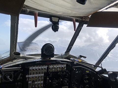 Pilatus ist schwach zu erkennen.