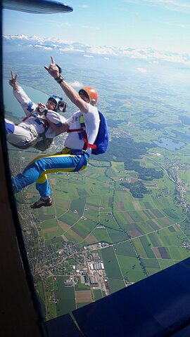 Absetzen auf 2500m.ü.Grund.