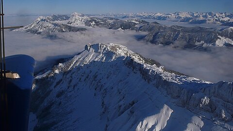 Links Pilatus.