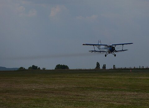 Spreydemonstration einer Polnischen AN-2.