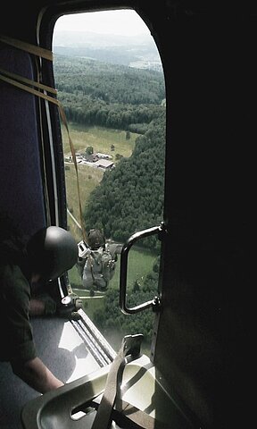 Der 10 verlässt die An-2.
