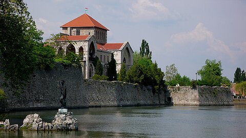 Die Wasserburg in Tatabánya.