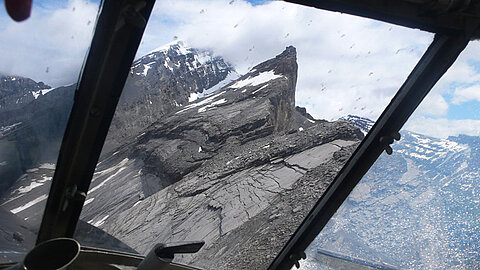 Unmittelbar nach dem Pass.