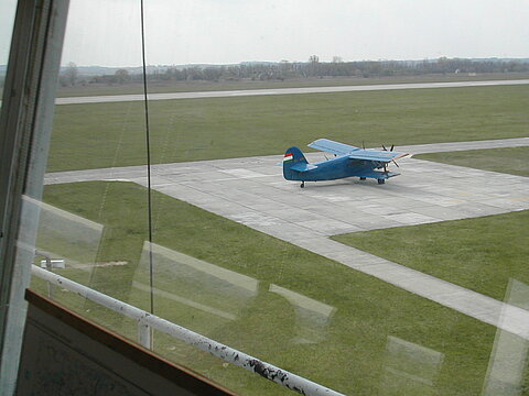 Flugplatz Scharmelek.
