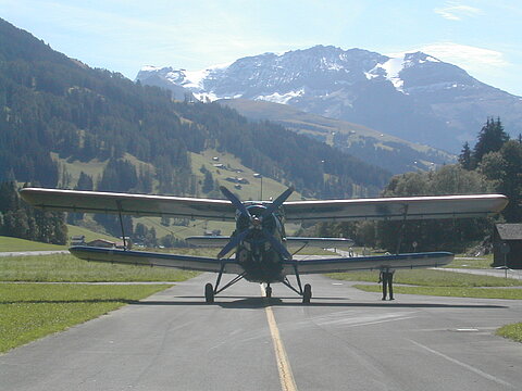 Allein und verlassen die AN-2.