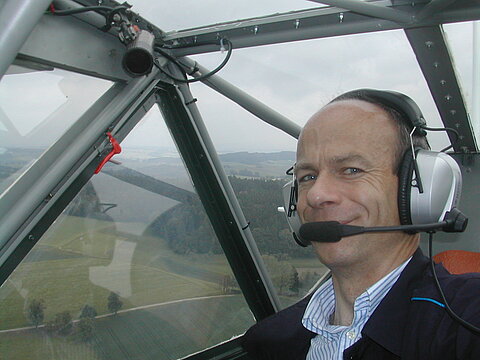 Der Navigator Christoph auf dem Beobachtersitz.
