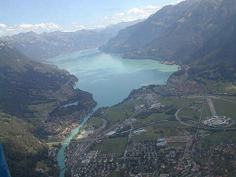 Interlaken und der Brienzersee.